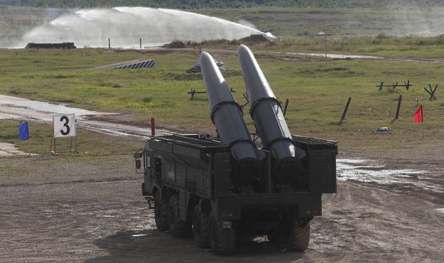Wyrzutnia rakiet Iskander-M /MAXIM SHIPENKOV    /PAP/EPA
