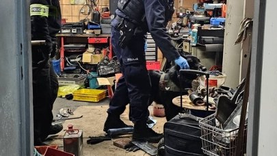 Wysadzili przystanek autobusowy. Zostali zatrzymani