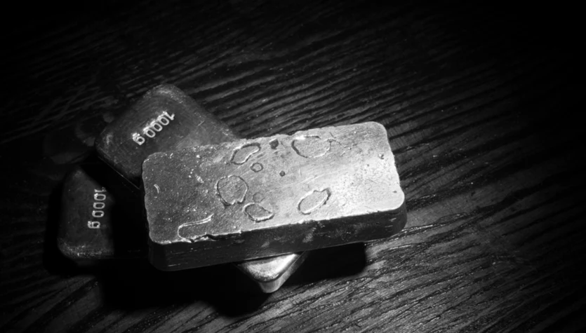 Wyścig metali szlachetnych. Srebro droższe, ale ciągle nie dotrzymuje kroku złotu