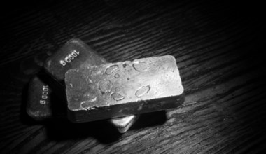 Wyścig metali szlachetnych. Srebro droższe, ale ciągle nie dotrzymuje kroku złotu