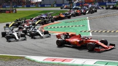 Wyścig o Grand Prix Włoch /DANIEL DAL ZENNARO  /PAP/EPA