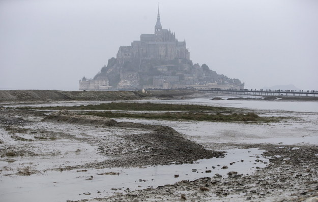 Wysepka pływowa Mont Saint-Michel /IAN LANGSDON /PAP/EPA