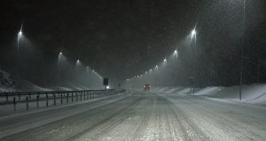 Wysiadł z auta i zamarzł. Są zarzuty dla współpasażerów