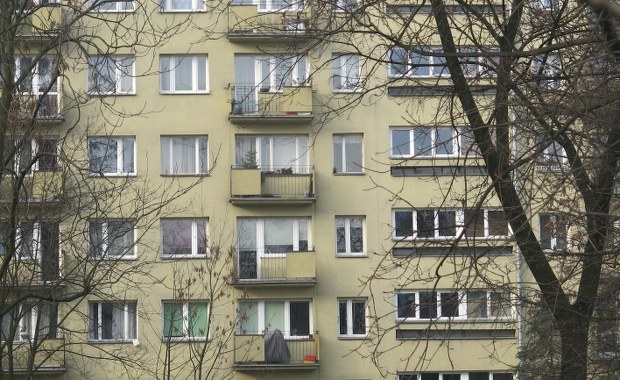 Wyskoczyła czy wypadła z okna na 3. piętrze? Policja wyjaśnia przyczyny wypadku 17-latki