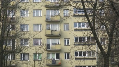 Wyskoczyła czy wypadła z okna na 3. piętrze? Policja wyjaśnia przyczyny wypadku 17-latki