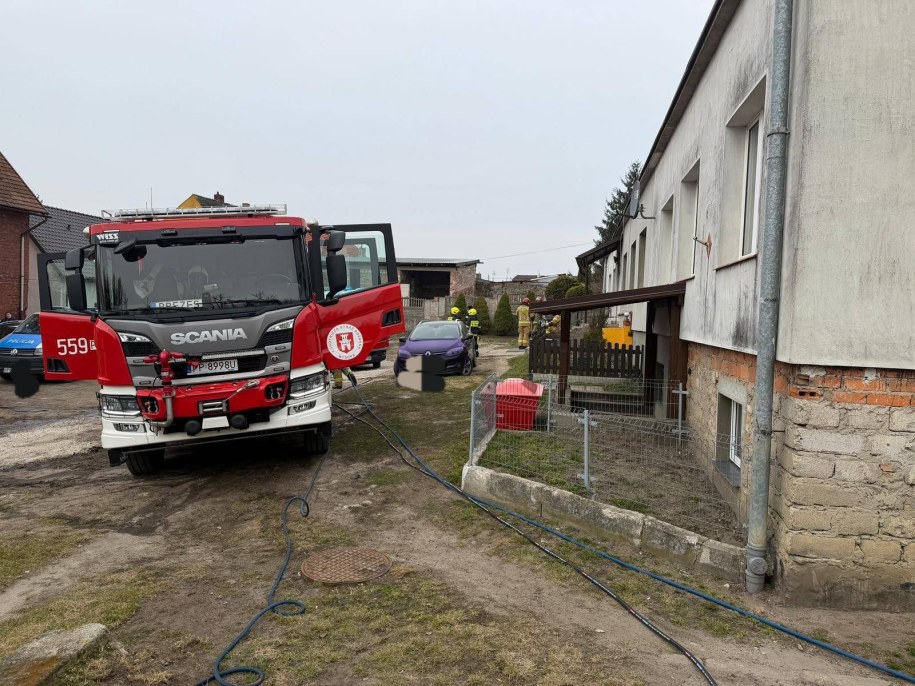 Wysoka w Wielkopolsce. Nowe informacje: Przyczyną tragicznego pożaru było najprawdopodobniej zwarcie instalacji elektrycznej /KW PSP POZNAŃ /Państwowa Straż Pożarna