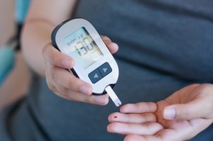 Wysoki cukier możesz rozpoznać bez pomiaru. Zdradza go sześć objawów