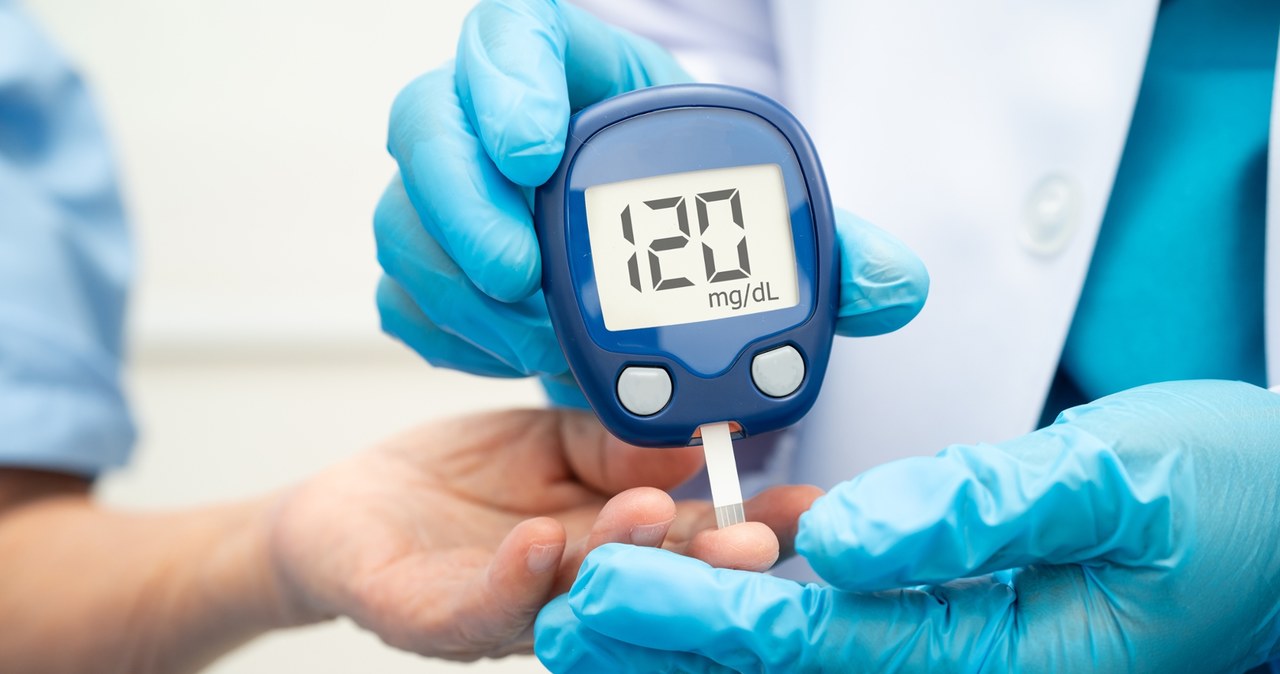 Wysoki poziom cukru to sygnał by zgłosić się do diabetologa. Konieczne będzie skierowanie /123RF/PICSEL