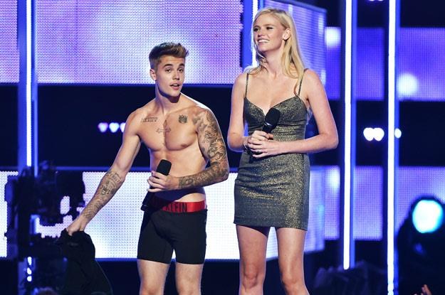 Wysoki Sądzie, Justin Bieber był bardzo zajęty (fot. Theo Wargo) /Getty Images