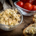 Wysokobiałkowa pasta na kanapki. Syci na wiele godzin, dla jelit i serca jest jak balsam