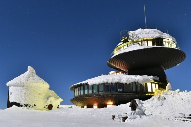 Wysokogórskie Obserwatorium Meteorologiczne im. Tadeusza Hołdysa na Śnieżc / 	Maciej Kulczyński    /PAP