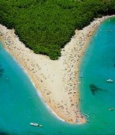 Wyspa Bracˇ, plaża Bol /Encyklopedia Internautica