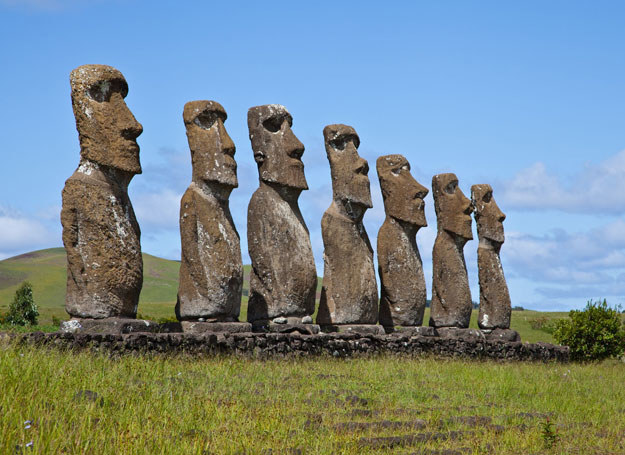 Wyspa Wielkanocna, znana na całym świecie dzięki posągom moai /123RF/PICSEL