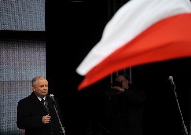 Wystąpienie prezesa PiS Jarosława Kaczyńskiego podczas uroczystości na Krakowskim Przedmieściu /Jacek Turczyk /PAP