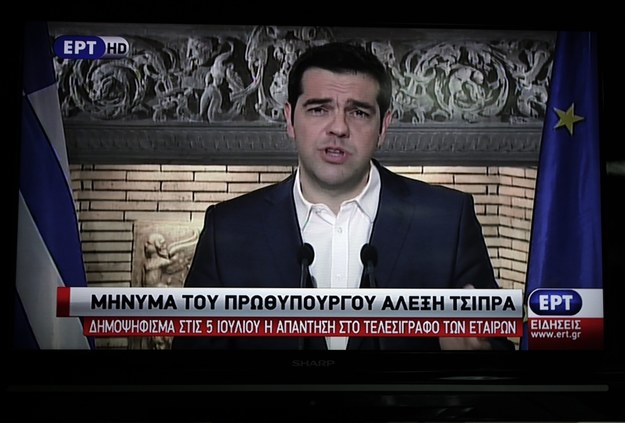 Wystąpienie telewizyjne Aleksisa Ciprasa /SIMELA PANTZARTZI  /PAP/EPA