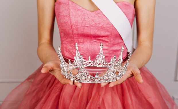 Wystąpiła bez makijażu. Melisa Raouf dotarła do finału Miss Anglii