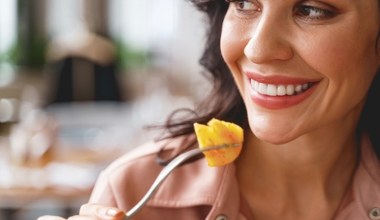 Wystarczą 2 plasterki dziennie. Skóra będzie gładka, a proces starzenia się spowolni