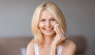 Wystarczą 2 tanie składniki, by skóra odzyskała gładkość i blask. Zrób z nich domowy tonik