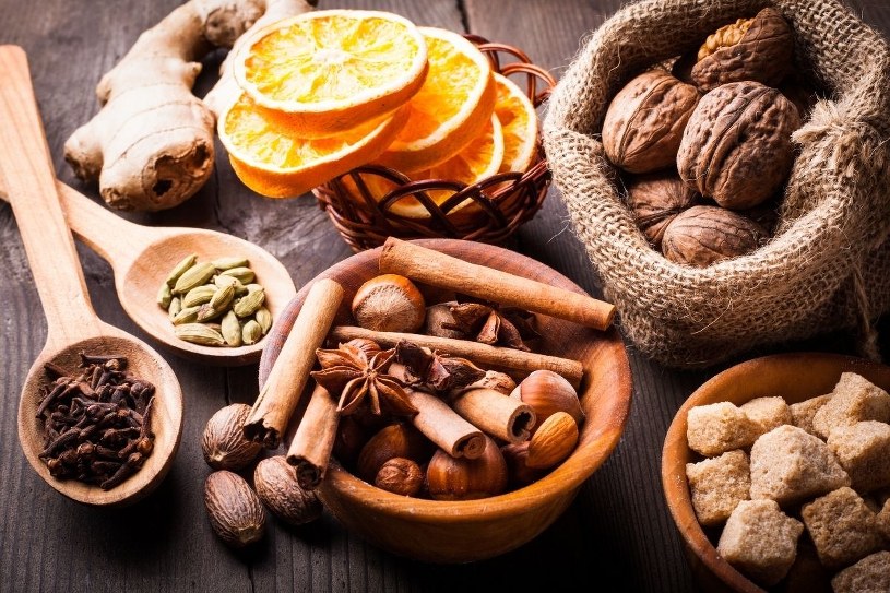 Wystarczą cztery łyżki. Cudny świąteczny zapach rozniesie się po całym domu