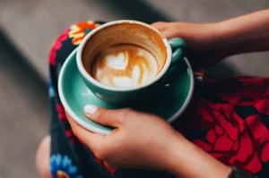 Wystarczą trzy filiżanki w tygodniu. Keto-kawa odchudza i dodaje energii