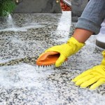 Wystarczy 1 produkt z apteczki. Po mchu i nalocie na nagrobku nie będzie śladu