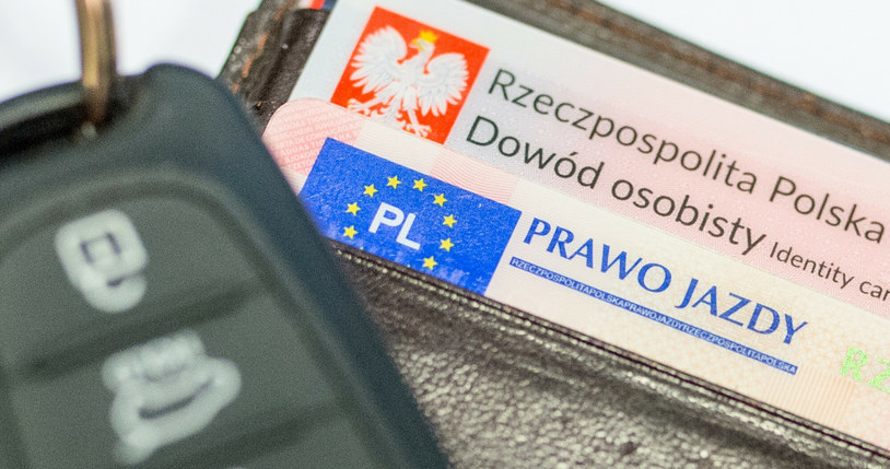 Wystarczy 170 zł, żeby zdobyć dodatkowe uprawnienia do prawa jazdy kategorii B /Piotr Kamionka /Reporter