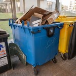Wystarczy otworzyć śmietnik, prawo tego nie zabrania. Chcą kary 10 tys. zł