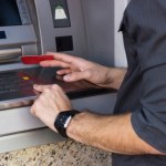 Wystarczy tyle wpłacić na konto. Bank poinformuje skarbówkę