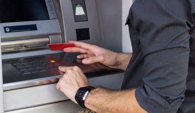 Wystarczy tyle wpłacić na konto. Bank poinformuje skarbówkę