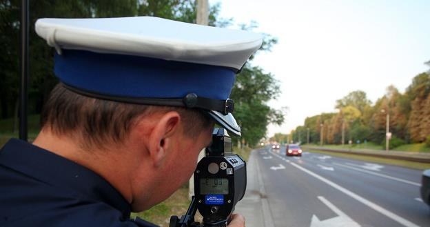 Wystarczy, że policjantowi zadrży ręka... / Fot: Szymon Blik /Reporter