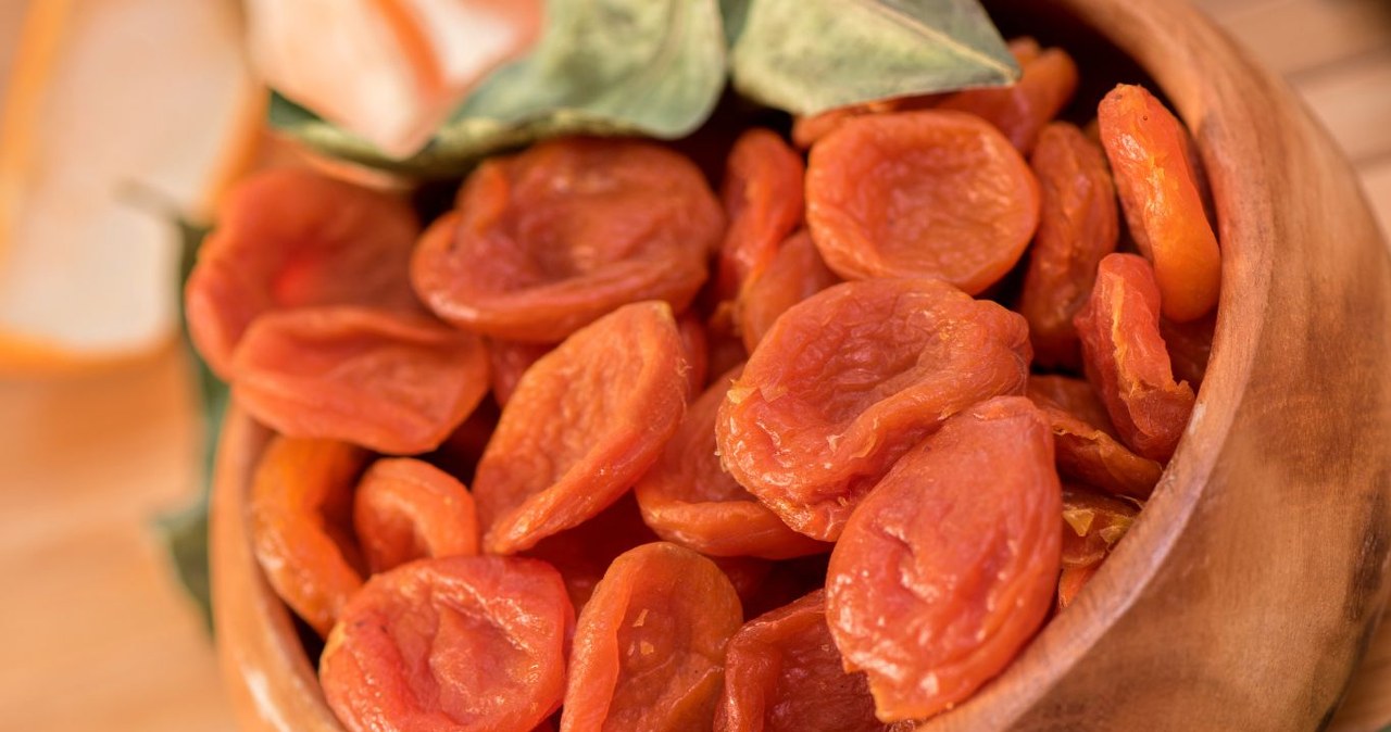 Wystarczy zjeść kilka dziennie, to bogactwo witamin. /rusak /Canva Pro