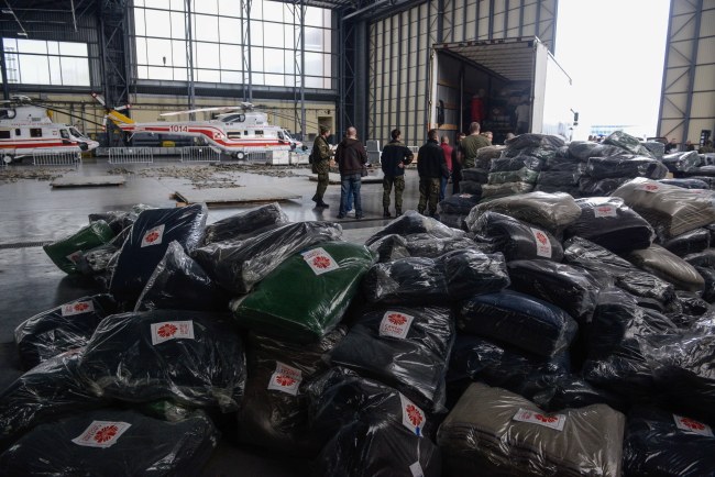 Wystartowały pierwsze wojskowe samoloty z pomocą dla Nepalu. /Jakub Kaminski /PAP