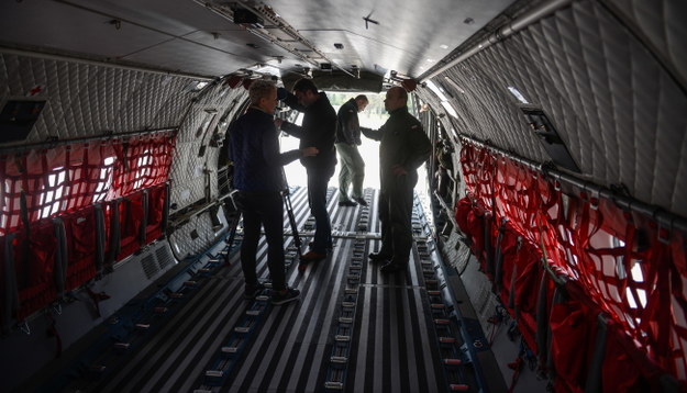 Wystartowały pierwsze wojskowe samoloty z pomocą dla Nepalu /Jakub Kamiński   /PAP