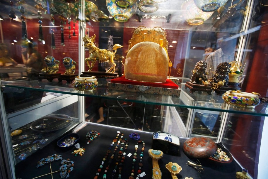 Wystawa biżuterii (zdjęcie poglądowe) /HOW HWEE YOUNG /PAP/EPA