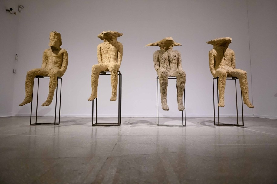 Wystawa „Jesteśmy strukturami włóknistymi” stanowi przegląd najważniejszych realizacji i zagadnień rozwijających się na przestrzeni lat w twórczości Magdaleny Abakanowicz. /	Jakub Kaczmarczyk   /PAP