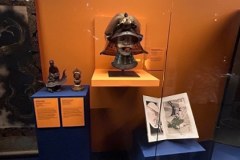 Wystawa mang i ekscentrycznych ubrań w Paryżu. Galeria