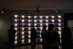 Wystawa mang i ekscentrycznych ubrań w Paryżu. Galeria