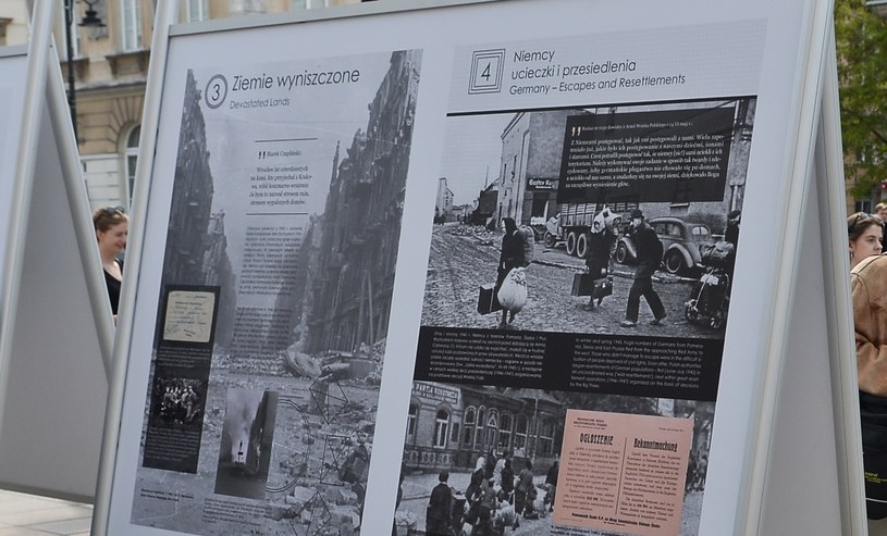 Wystawa plenerowa "Przesuwanie Polski. Ziemie Zachodnie i Północne 1945-1948" /Marcin Obara /PAP