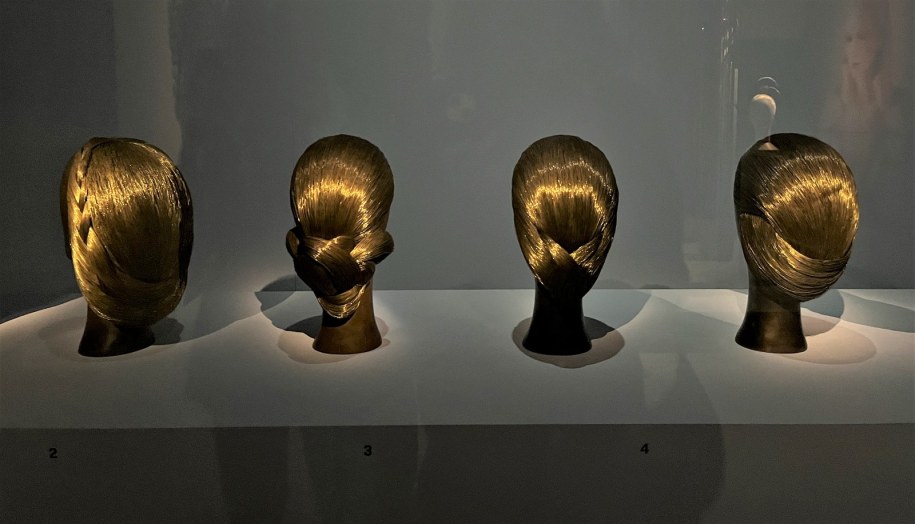 Wystawa poświęcona historii modnych fryzur w Paryżu /Marek Gładysz /RMF FM