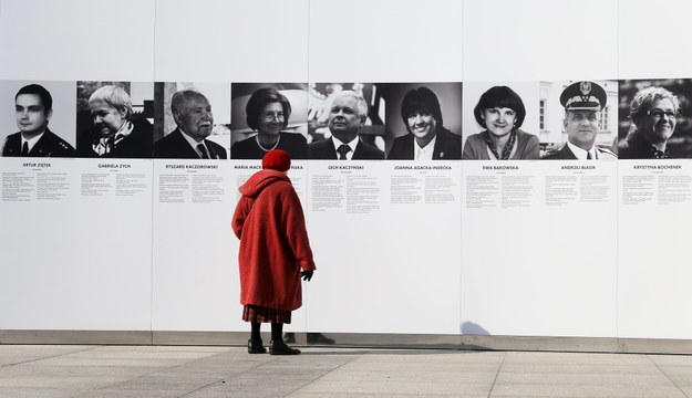Wystawa "Smoleńskie portrety" upamiętniająca ofiary katastrofy z 10 kwietnia 2010 roku /Paweł Supernak /PAP