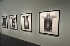 Wystawa twórczości Magdaleny Abakanowicz w Paryżu. Galeria