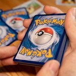 Wystawił na sprzedaż wartą tysiące kartę Pokemon. Odwiedziła go policja