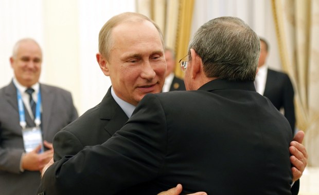 Wystawili sztukę o Putnie. Mają kłopoty