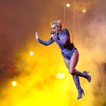 Występ Lady Gagi na Super Bowl oczami internautów 