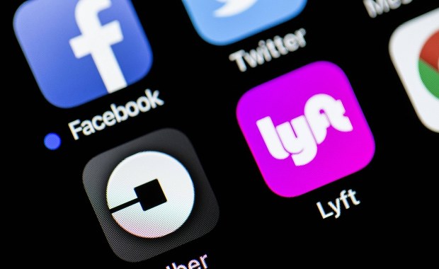 Wystrzelił rynek aplikacji. W ciągu roku pobraliśmy ich 130 miliardów