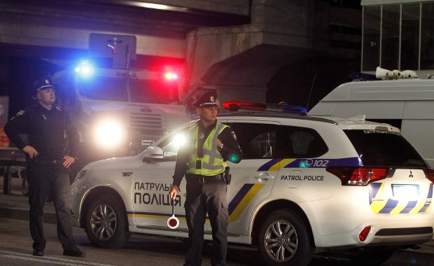 Wystrzelił serię z automatu na imprezie. Bo nie było fajerwerków