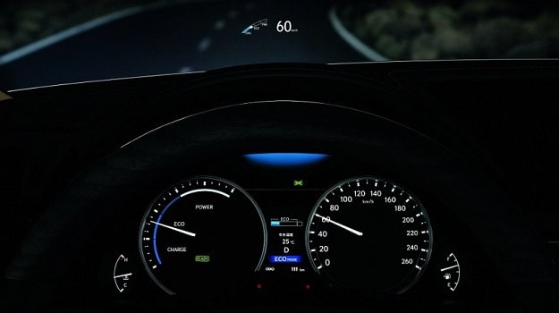 Wyświetlacz HUD w nowym Lexusie GS 300h /Lexus