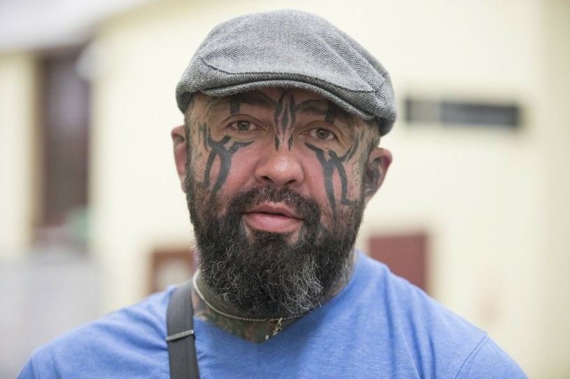 Wytatuowana twarz to jeden ze znaków rozpoznawczych Różala /Piotr Zając /Reporter