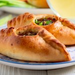 Wytrawne ciastka z mięsnym farszem. Wyglądają jak pierożki, smakują obłędnie 