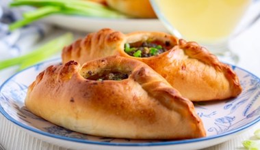 Wytrawne ciastka z mięsnym farszem. Wyglądają jak pierożki, smakują obłędnie 